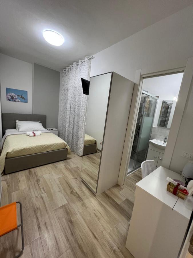 Ali Baba Rooms La Spezia Bagian luar foto